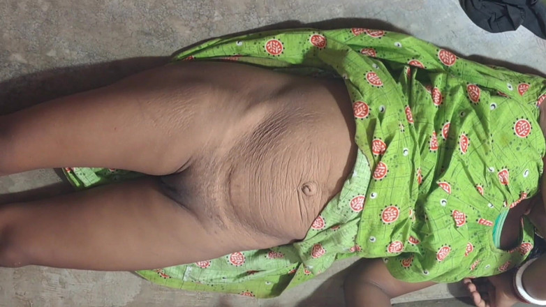 Trilokinath: Une indienne desi trompe son mari en baisant son ami