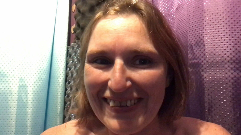 MistressWriggler: Rachel Wiggler flexing PecsNya Sebagai Jawapan Video Untuk Ditanya Betapa...