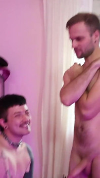Paroháč s ftm: Pegs Me Noochka nás chytí, zapne se a připojí se k trojce