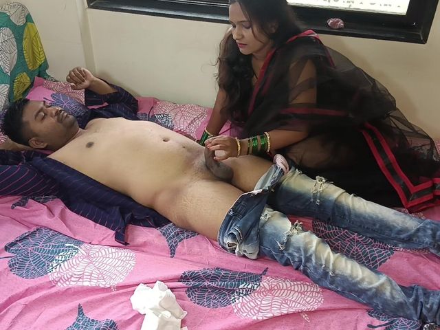 Big Tits Hot Indian Wife Didn't Mind Being Fucked While Camera Is on (Horny Indian Couple)