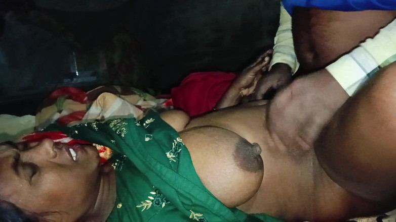 Ghazipur Uttar: Video người Ấn lan truyền tiếng Hin-di yêu nóng bỏng và