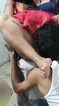 Vacker indisk Bhabhi knullad på kontorsstol av granne