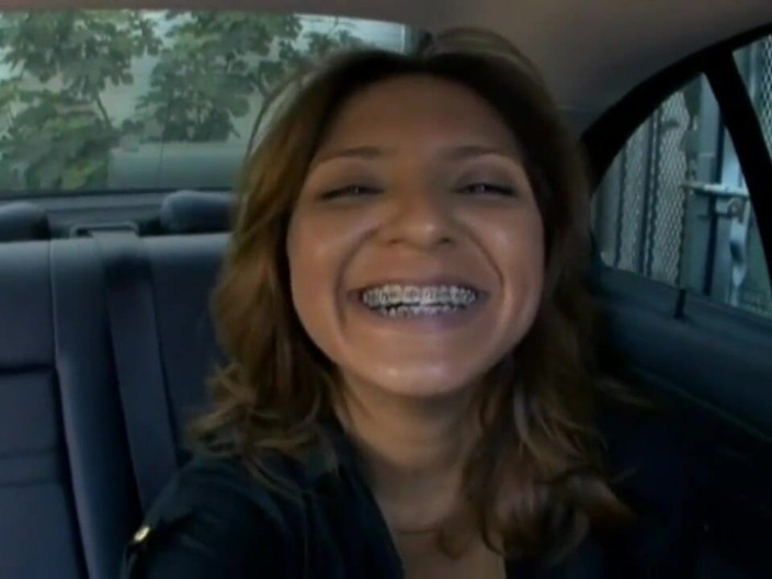 Just Great Ass: Latina panas mengambil zakar besar di dalam kereta