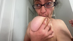 VeeVee Vixen: निप्पल प्रशिक्षण 2 इंच लंबा