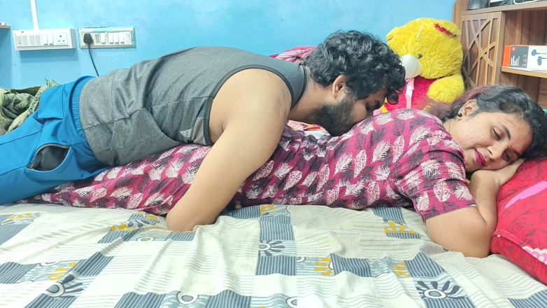 Vaigavarun Feet romance: Mallu Girl Hot Ass Kiss Romance