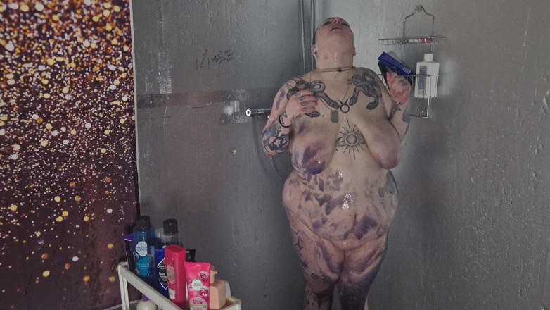 Bambi_beauty1: Bambi Gets Clean