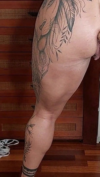 Mi distruggo il culo con il mio dildo gigante