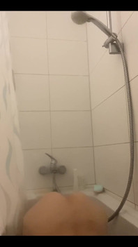 Solo in Shower 