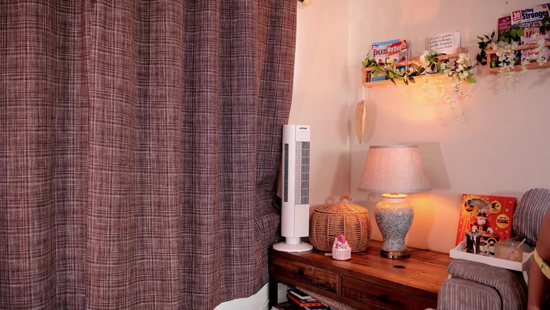 JessieHH: Můžeš pro mě pracovat pozdě, s mým nevlastním bratrem?