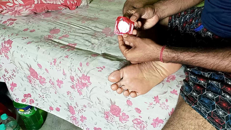 FireeCouple: Học phí padne aye ladke ne dì k sath nhà...