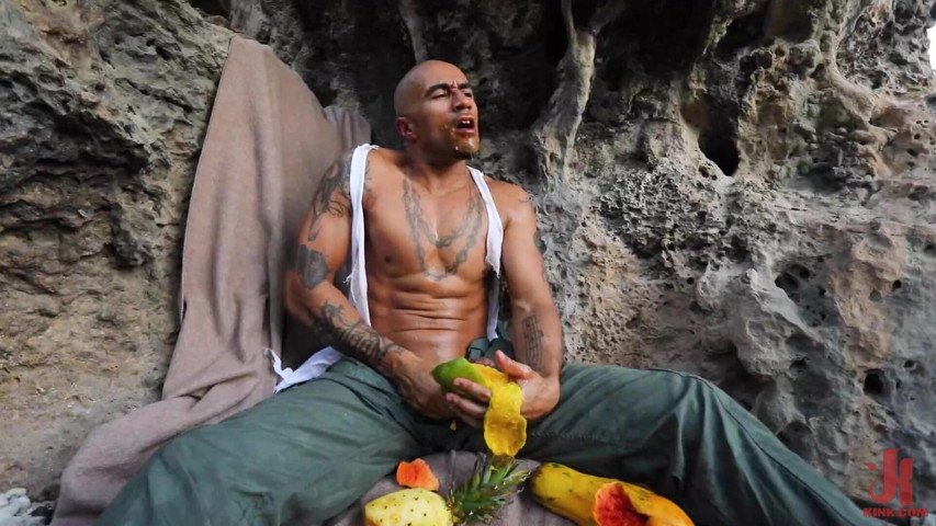 King Noire: Man Vs. Mango (Kinky Bites Gay) King Noire: Man Vs. Mango (Kinky Bites Gay)