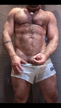 Muscled Rugby Player Beau Grinsell Jerks off and Fingers Himself in the Shower