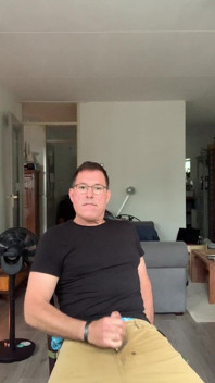 Masturbándome en casa, me corro en mis jeans, flaqueo en mis boxers