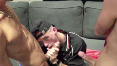 Sneaker Sex Kinky: Futută de 2 arabi heterosexuali în adidași