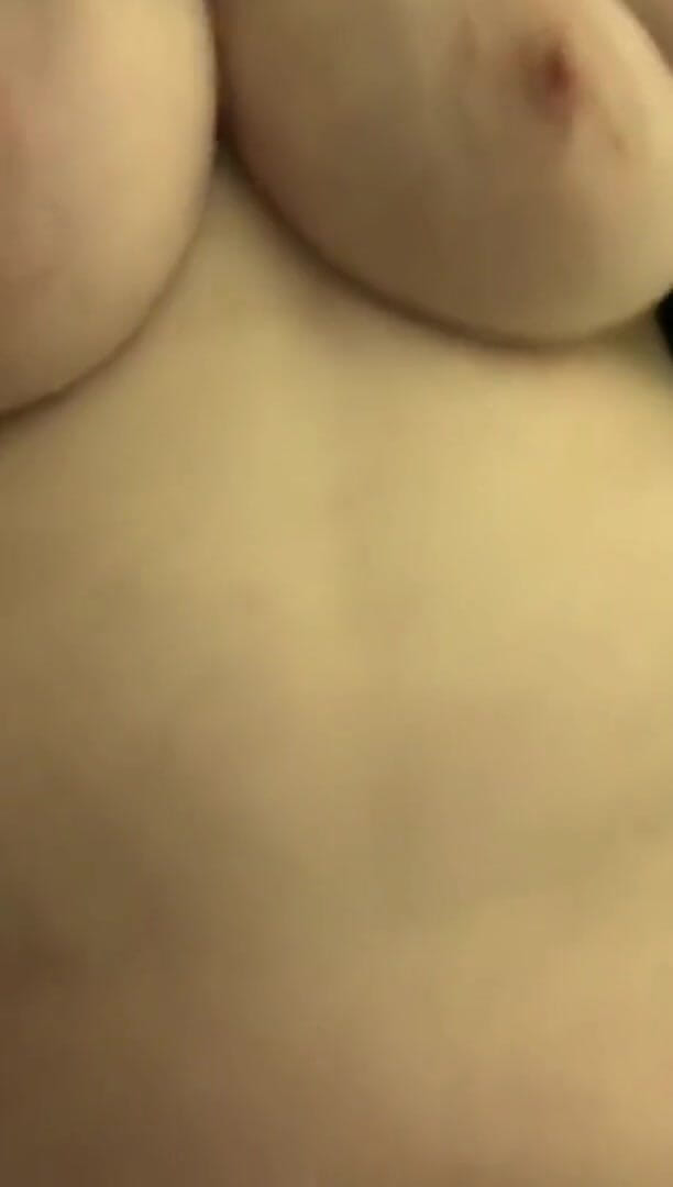 Real homemade BBW BBC porn: Ich lutsche meinen daumen, fingere meine fette nasse muschi