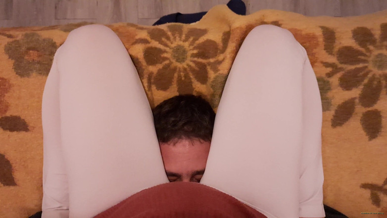 goddess82: लेगिंग में चेहरे पर बैठना! चरम क्लोज-अप! (4k संकल्प) उच्च परिभाषा!