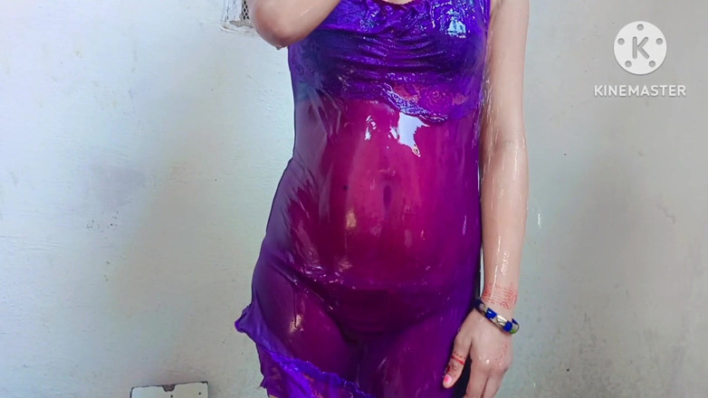 Ankurpriya000: Tante india kepergok mandi di tempat terbuka dan lanjut ngocok...