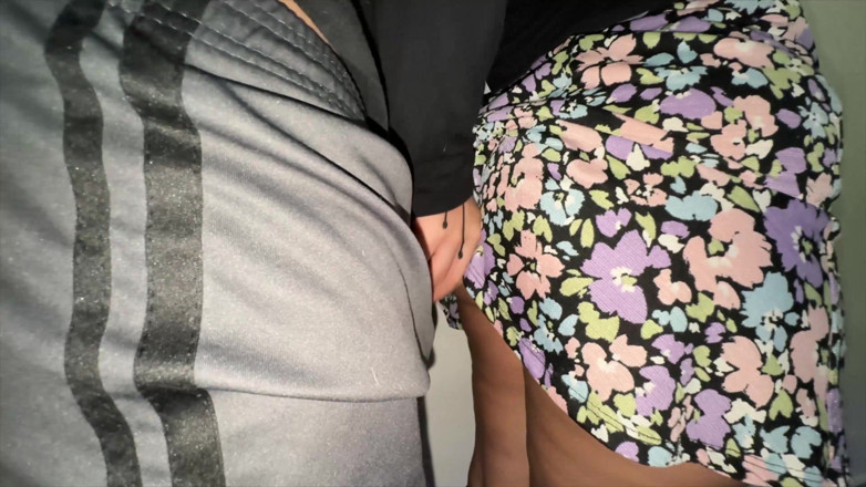 CoupleOfHotSins: Yabancının penisini okşadığında görebilirsiniz