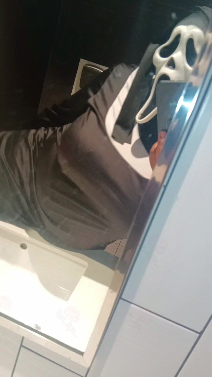 Anye Meshell: Ghostface coboară la teatru!