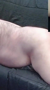 Baise sur le canapé et masturbation