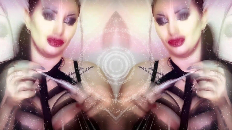 Goddess Misha Goldy: ASMR fascinant și contact vizual! Buzele mele vor pătrunde chiar în mintea...