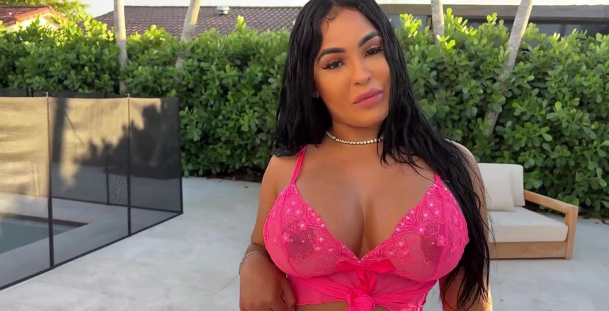 J-Mac: Big Butt Latina Goldendoll06 Is Stunning and Looking Hot as...
