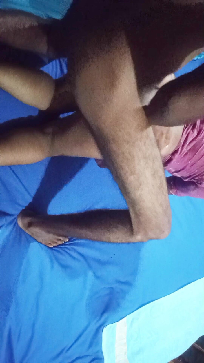 Deshi women: Zamiloval jsem se do svého nevlastního bratra a měl sex