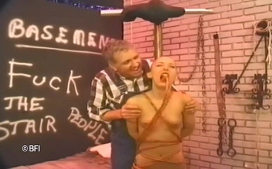 House of lords and mistresses in the spanking zone: Extrema humilhação de barbear