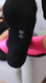 Heiße und verschwitzte füße und socken pOV-anbetung
