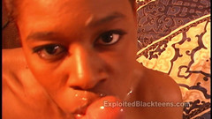 Exploited black teens: Murzynka First Timer robi świetną robotę w swoim amatorskim filmie porno