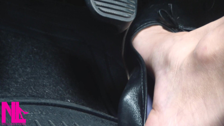 Nyllady: Revving and Driving in Black Leather Flats on Barefeet
