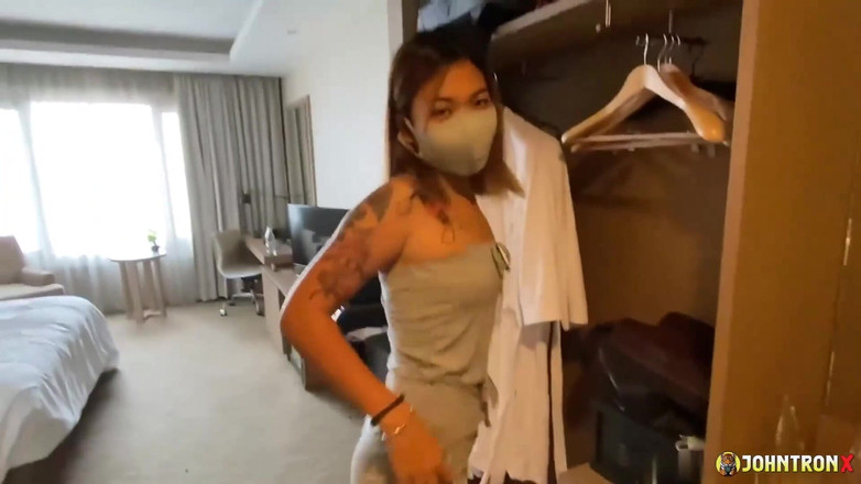 John Tron X: Johntronx - scopa una troia tatuata calda in un bagno