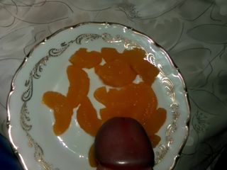 Lucion: Éjaculation sur Orange juteuse