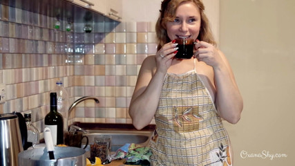 MILF Oxana: Oxana ka paak sho - bhaag iii. Mulled Burgundy