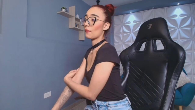 Lia Wood: Mă masturbez la serviciu când sunt singură acasă