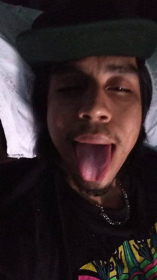 AlexAlejandro13: हस्तमैथुन आदमी जो हुआ उसका आनंद लेता है