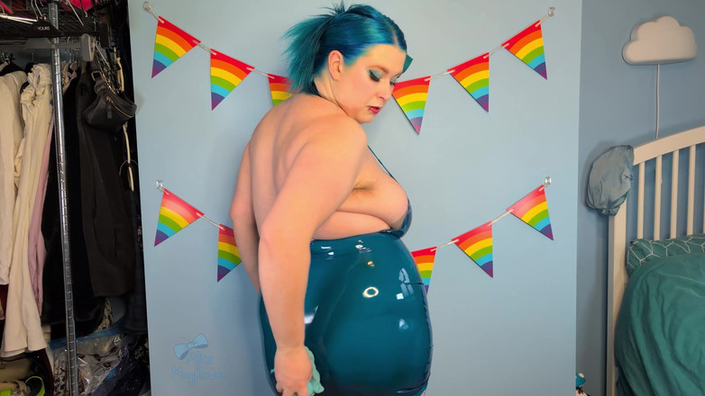 Alice_Mayflower_Scottish: 在我的生日崇拜我和波兰我的乳胶 - 独奏女孩