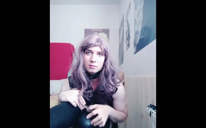 Anna Rios: Mamba negra en el video: este está enfocado en la...