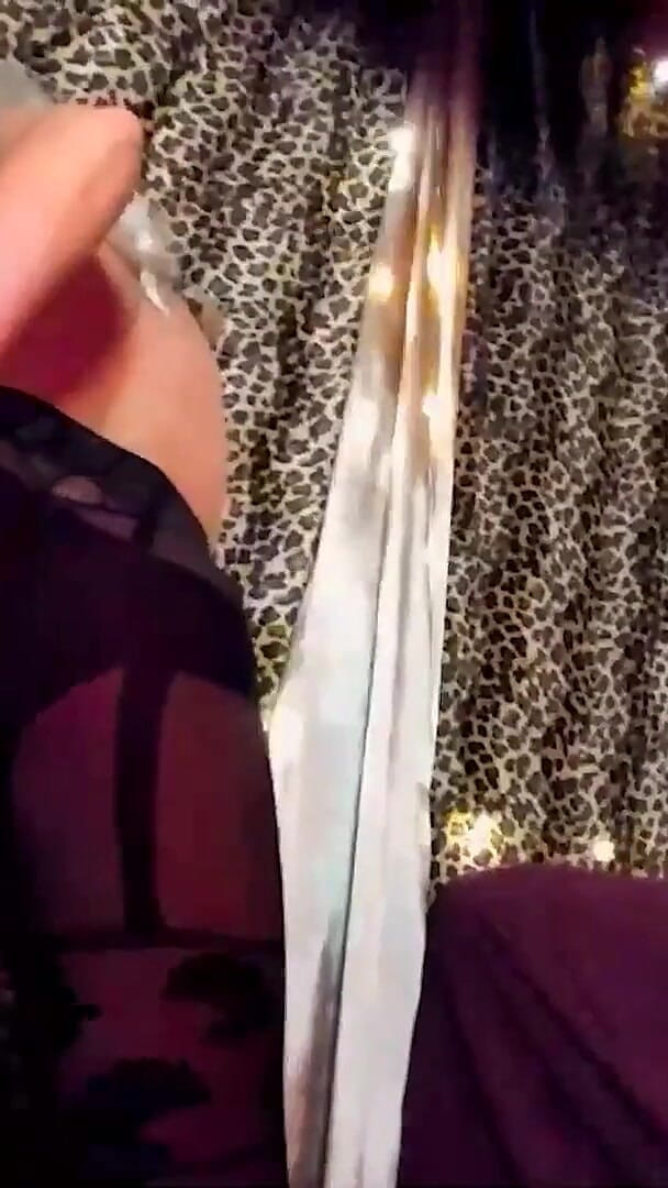 Brittany Andrews: แหกหีกว้างสําหรับดิลโด้สีดํา