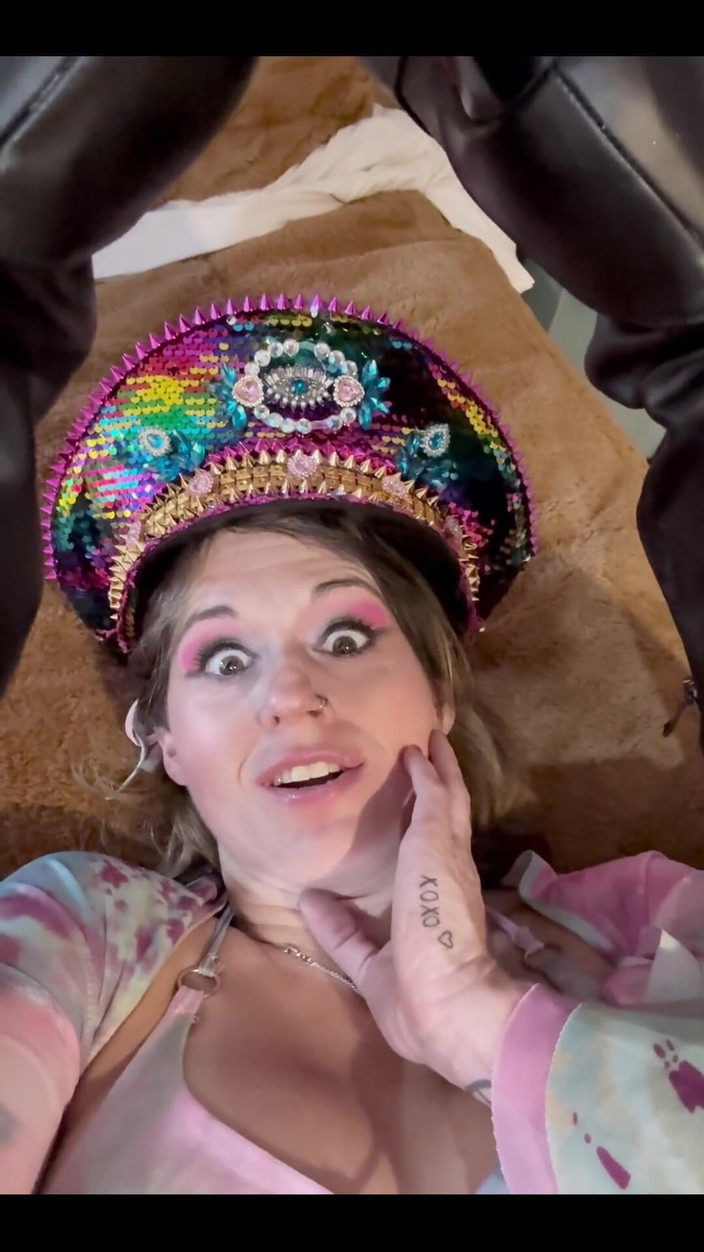 Suzy Wylde: Kaufe mehr mais von Suzy wylde!