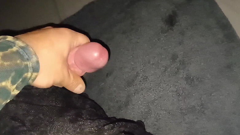 LeoCouple: 娘娘腔自慰并和女主人leo聊天