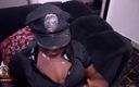 Sweet porn: Une policière sexy surprise en train de baiser un détenu