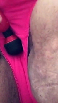 Bbwbootyful merangsang klitorisku dengan vibrator meniduri memekku