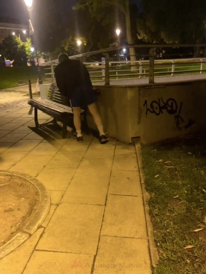 AmateurMates: Un Garçon Surpris En Train De Se Changer Dans Un...