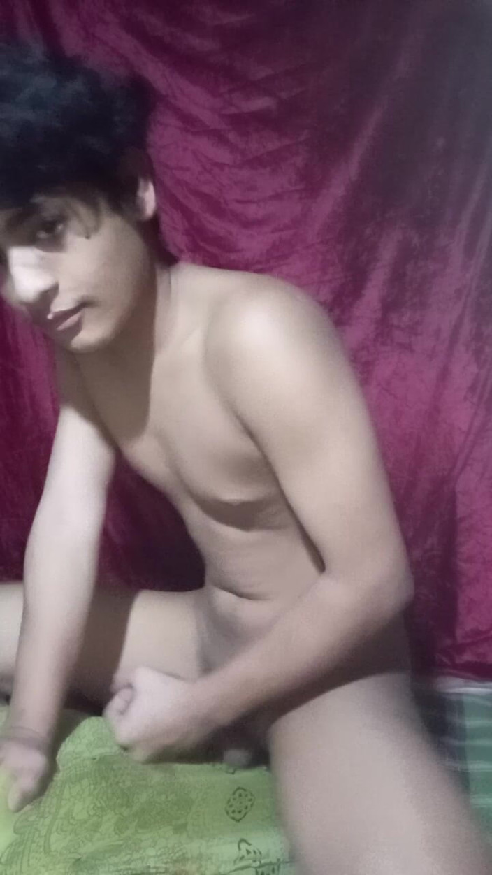 Hot Lover Boy: Tânără twink masturbare