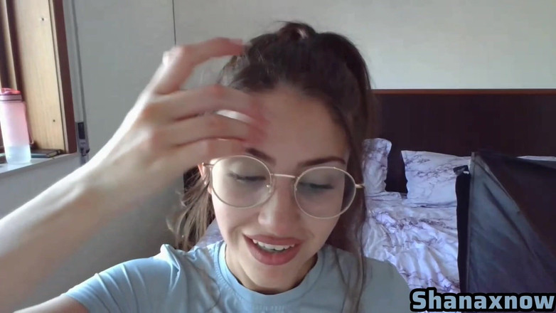 Shanaxnow: Shanaxnow naso mangiare feticcio tette pressa narici gemendo