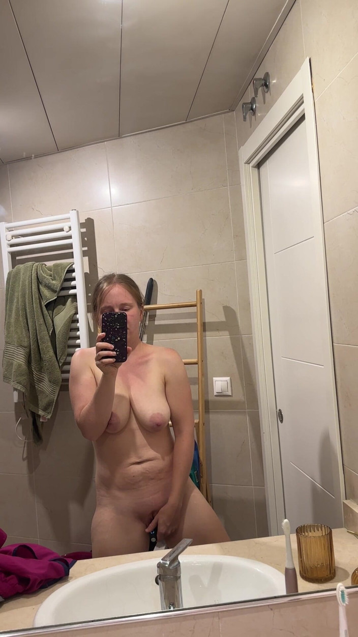 SweetLucy96: S malým vibrátorem k orgasmu