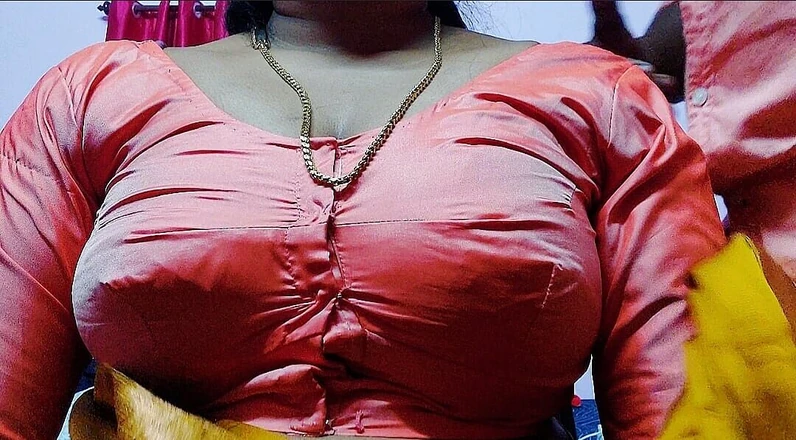 Desi Mohini: Desi Mohini Hot MILF Horny Maid Having Sex with Young...