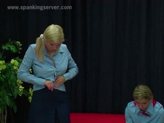 Spanking Server: Karolina bare back whip 1010