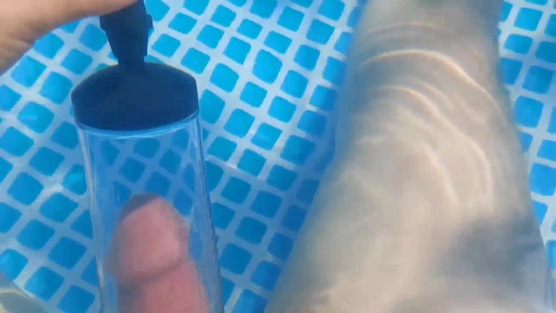 Kitty_Cross: Красивый фембой танцует, показывая эти великолепные изгибы